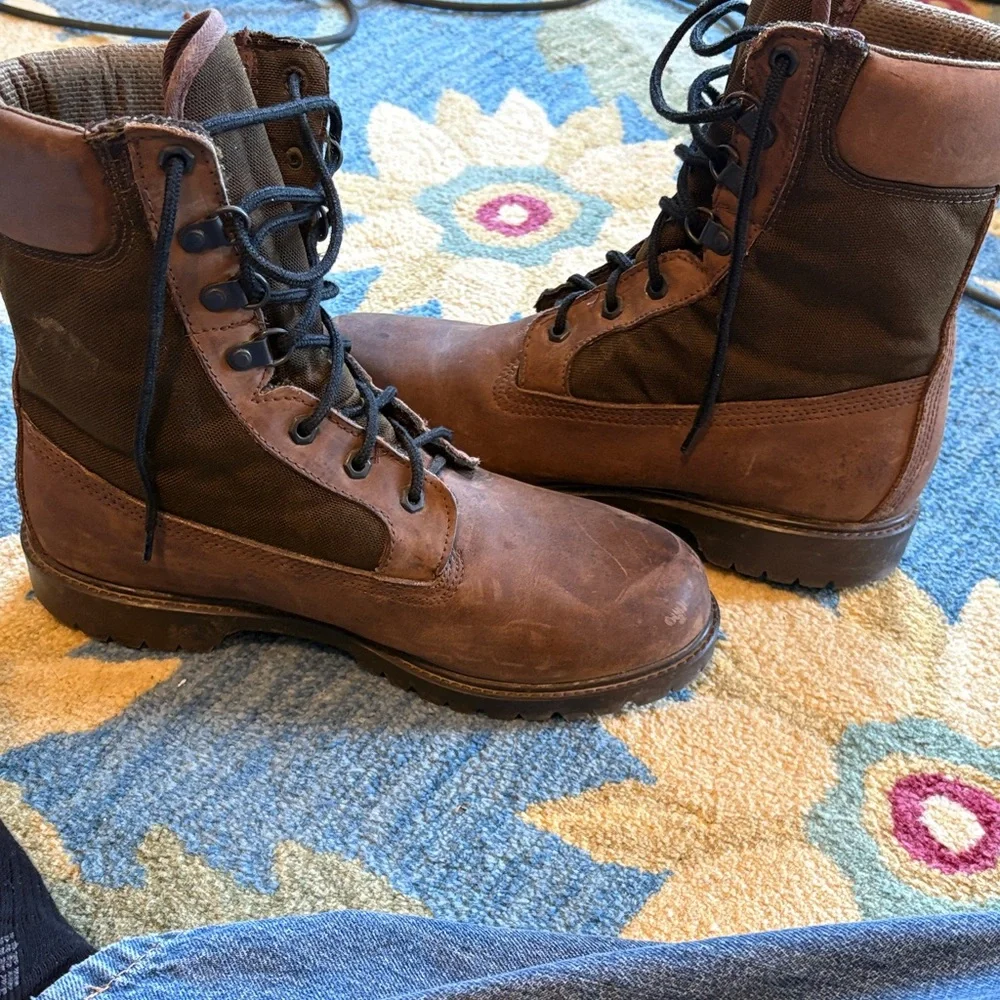 Vintage Rocky Brown Leather Outdoor Boots Made in the USA size 10‎
